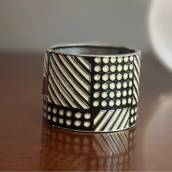 Banana Republic Large Cuff Bracelet - Picture 1 of 10